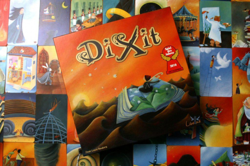 Dixit. Kuva: Mike Hulsebus / BGG