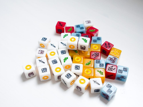 Nations: The Dice Gamen nopat. Kuva: Mikko Saari