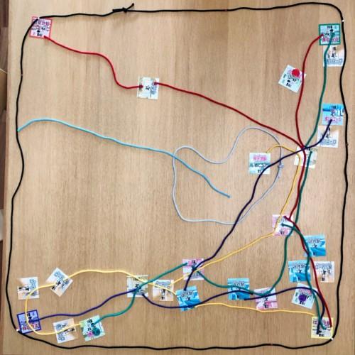 String Railway -peli ylhäältä kuvattuna