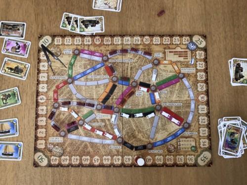Ticket to Ride: Amsterdamin pelilauta kuvattuna ylhäältä päin