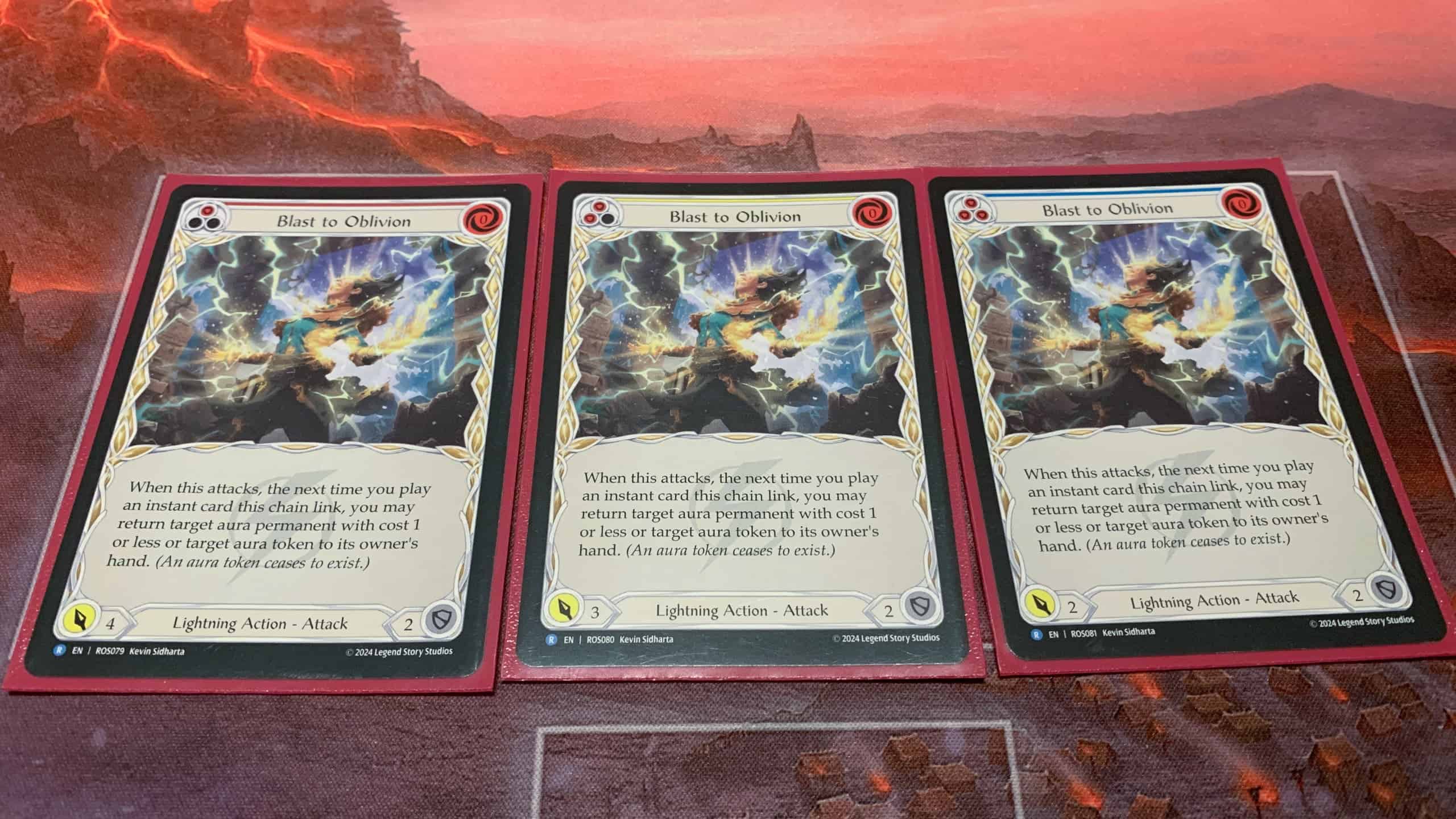 Kolme Blast to Oblivion -korttia. Korteissa on sama teksti ja vaikutus, mutta eri määrä resursseja ja eri voimakkuus.