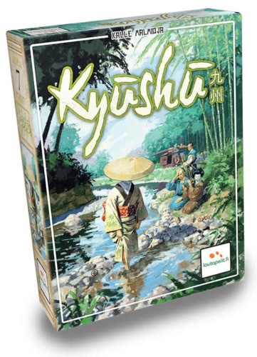 Kyushun kannessa on vesialtaassa seisova kimonoon pukeutunut henkilö, jolla on päässään iso hattu. Taustalla on muita ihmisiä ja kantotuoli.