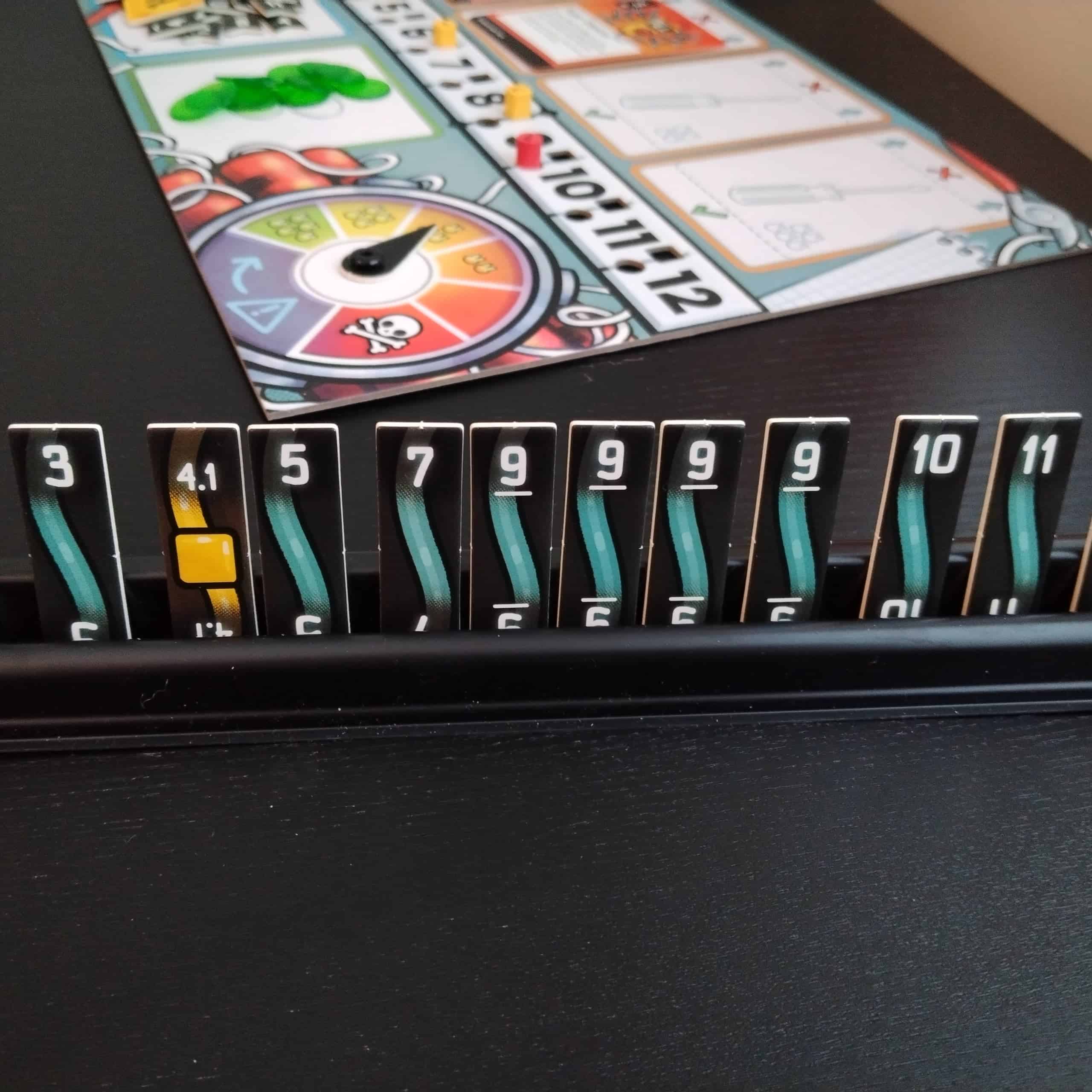 Pelaajan johtoteline, jossa näkyy kaikki neljä yhdeksikköä.