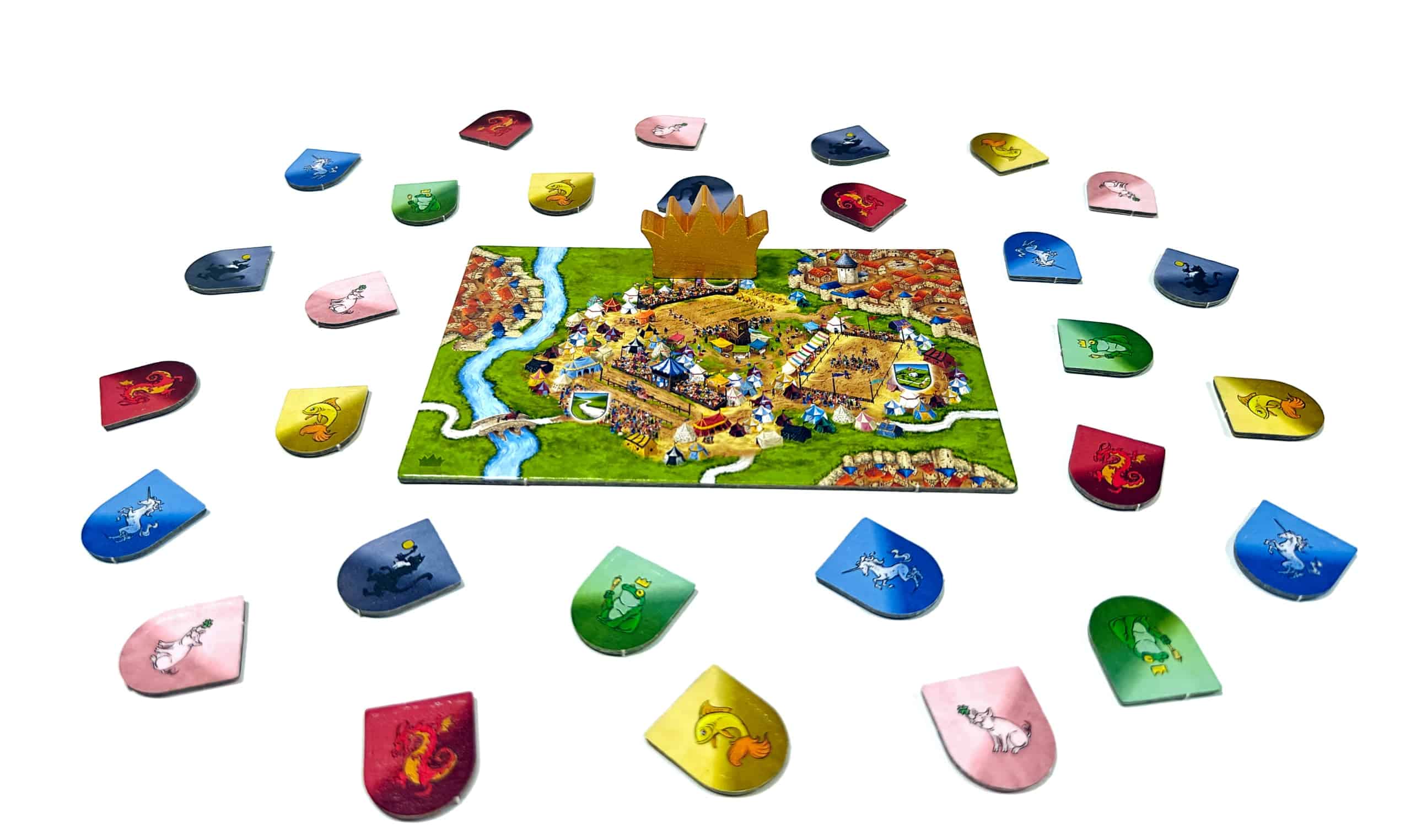 Turnajaislisäosan aloituslaatta, ympärillään pelaajien tunnuslaattoja. Laatalla on puinen kullanvärinen kruununappula.